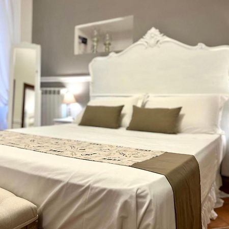 Miluar - Centro Storico - Lungo La Via Della Musica Bed & Breakfast Naples Exterior photo